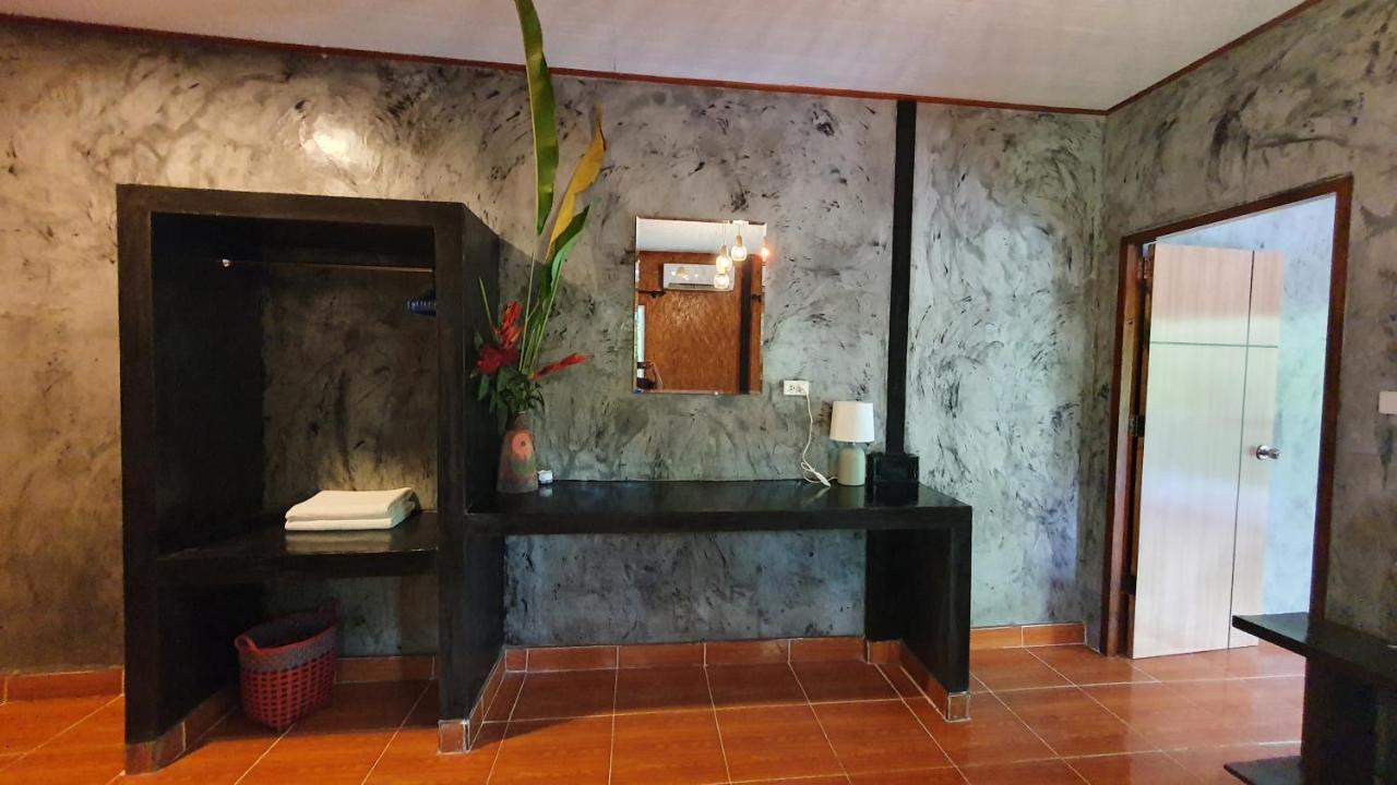 Safina Pool Villa Ko Lanta Exteriör bild